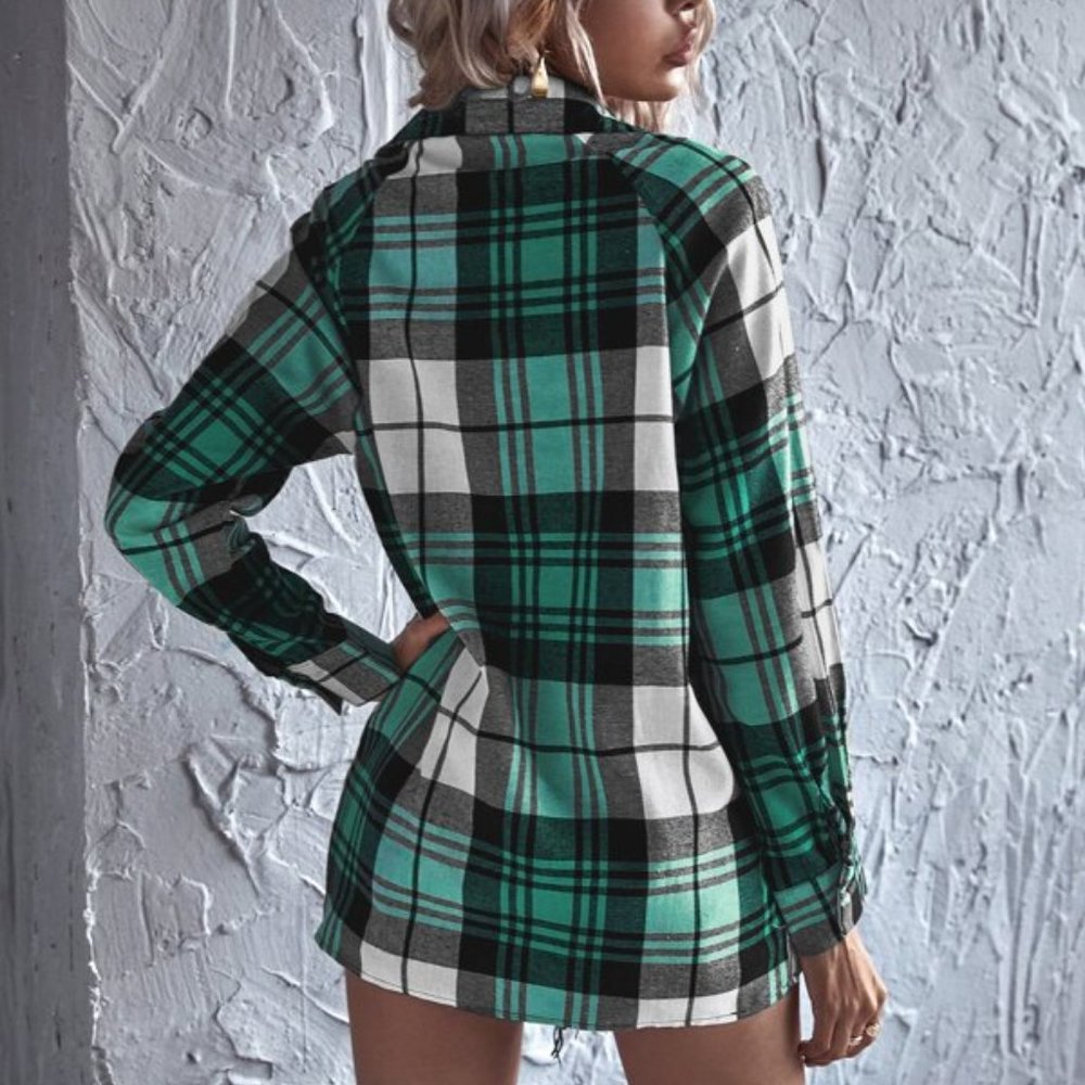 CASUAL DOLLZ Plaid Print Button Minimalist Top - Picture 5 of 5